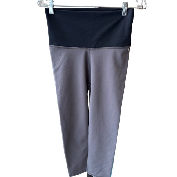 Fabletics Salar Powerhold Fold Over Capri Leggings Gray Size XS 4 NEW NWT - Picture 1 of 10